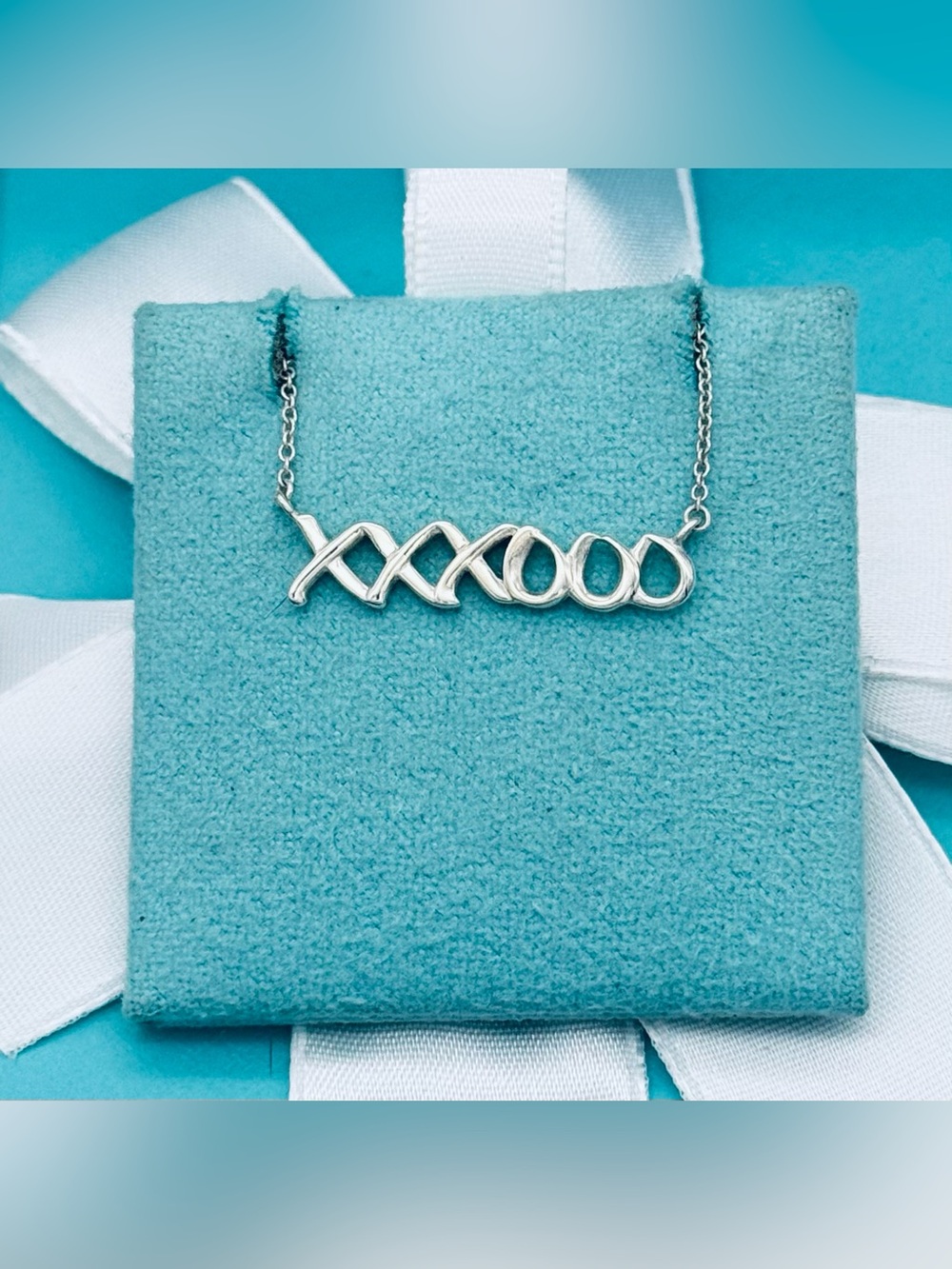 Tiffany & Co XXXOOO sterling silver necklace Picasso retired